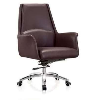 Chaise visiteur en similicuir – Élégance & confort image 8