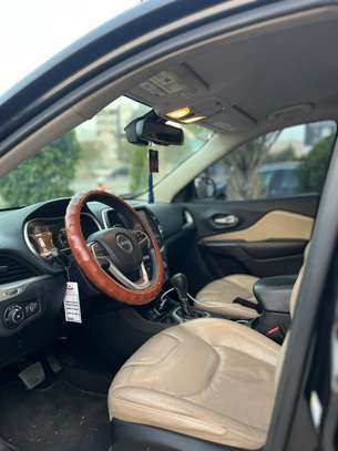 Location Jeep Cherokee image 7
