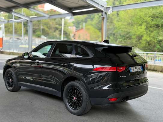 Jaguar F-pace 2017 image 5