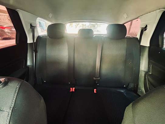 Peugeot 308 2017 image 2