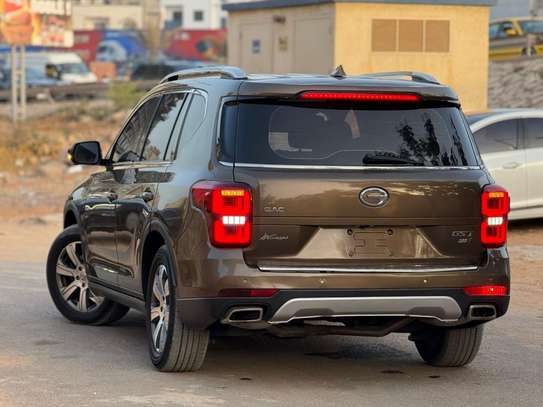 GAC  SUV marron métallisé puissance et confort image 7