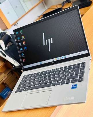 Hp EliteBook 840 G8 image 3