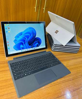 Microsoft surface pro 5 image 2