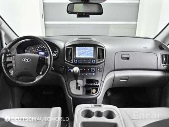 Hyundai Starex 2019, 82000 kms, 12 places diesel boîte auto image 6