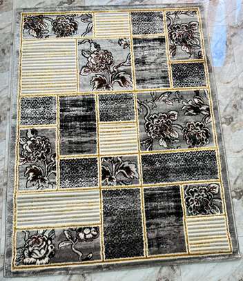 Tapis moderne deux dimensions disponibles image 10