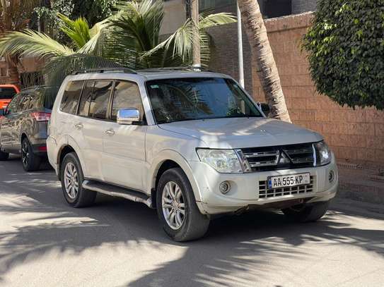 MITSUBISHI PAJERO GLS 2014 image 3