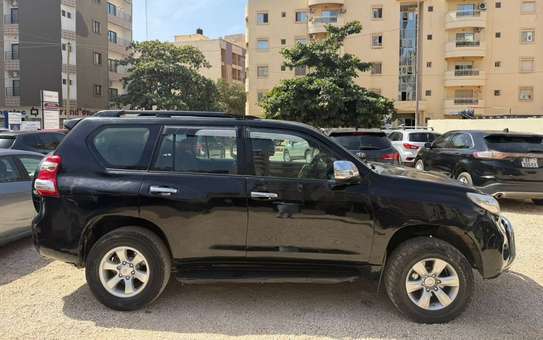 Toyota Landre cruser image 6