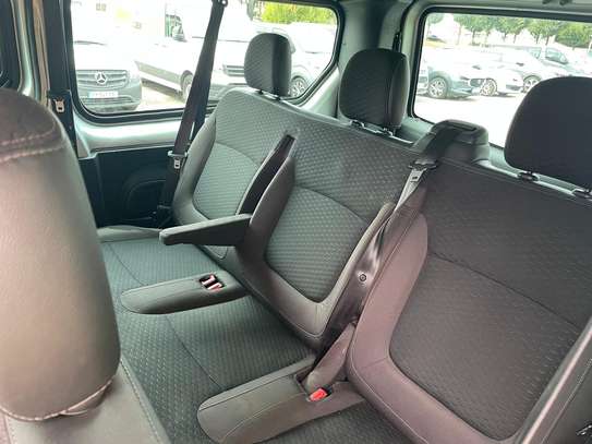 Minibus 9 places image 3