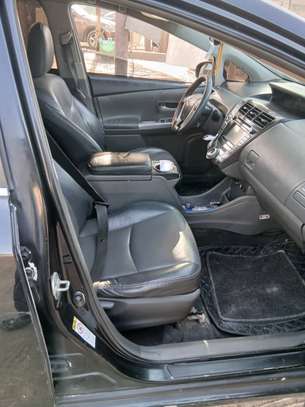 Vente TOYOTA PriusV 2012 image 6