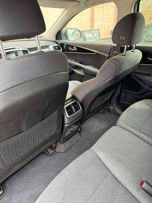 Kia Sorento AWD image 9