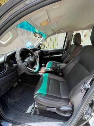 Toyota FORTUNER image 4