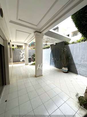 Villa R+1 à louer au point E image 3