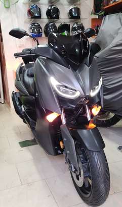 A vendre Yamaha Xmax 125cm3 image 5