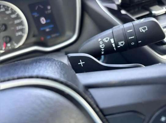2020 Toyota Corolla SE HATCHBACK image 10