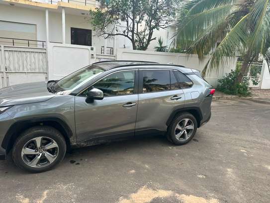 Toyota RAV4 2020 SUV image 3