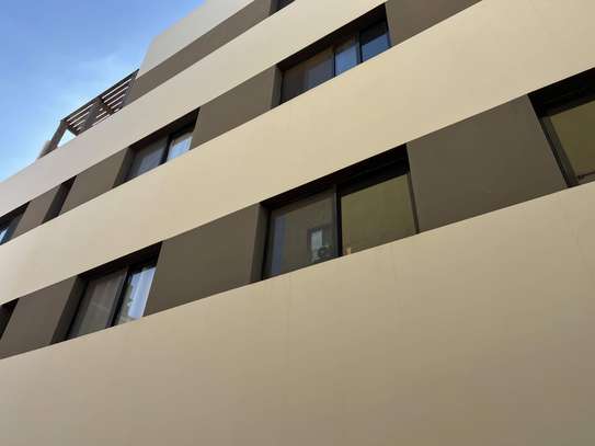 Immeuble moderne R+4 à vendre à Ngor image 2