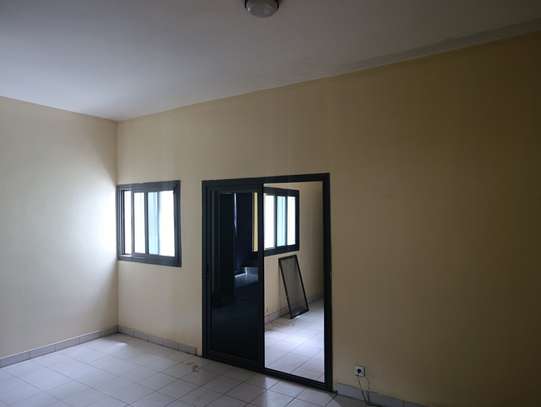 Appartement 2 Chambres + douches + Salon+ Cuisine image 2