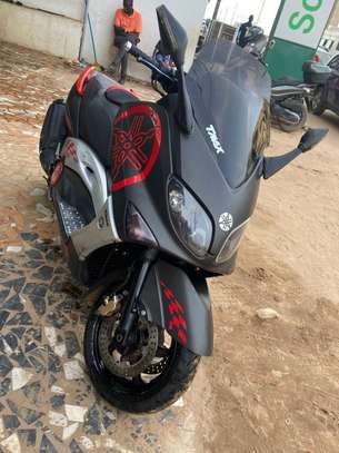 Black max image 3
