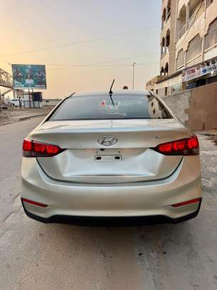 HYUNDAI accent  Année *2018* image 3