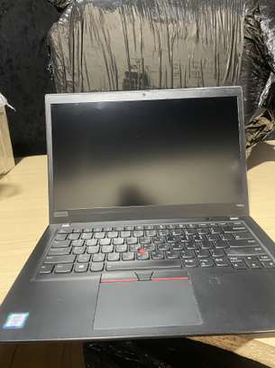 Lenovo ThinkPad T490s – i7 – Venant | (légères rayures) image 4