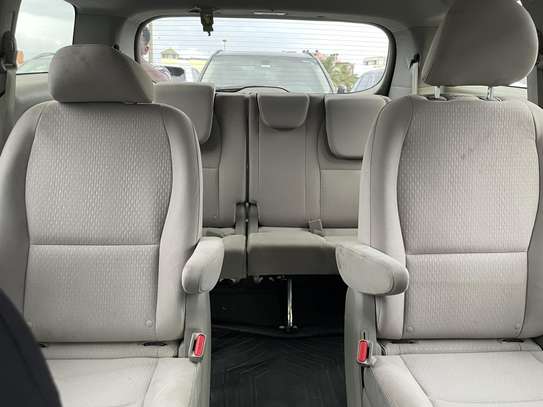 kia sedona 2018  7 places image 5
