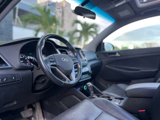 HYUNDAI TUCSON 2018 FULL OPTION image 3