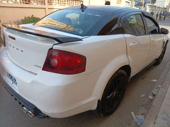 Dodge avenger image 2