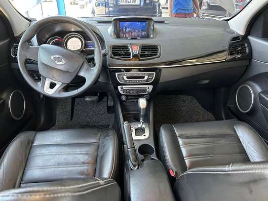 Renault SM3 essence full options image 3