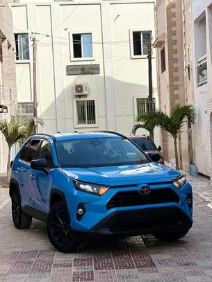 toyota rav 4 2019 image 9