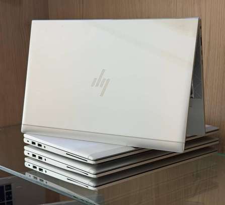 HP EliteBook 830 G8 image 2