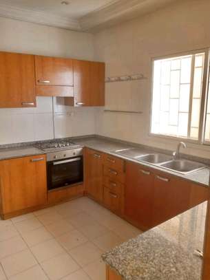 Jolie appartement à louer aux Almadies image 2