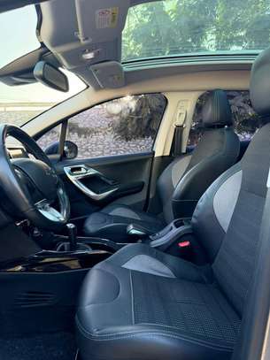 Peugeot 2008 année 2018 diesel automatique image 9
