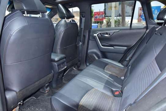 Toyota RAV4 2021 image 10