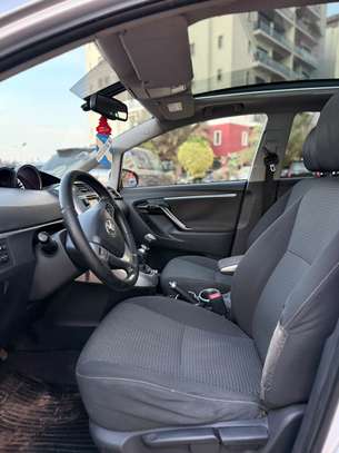 Toyota verso 7 place 2016 image 8