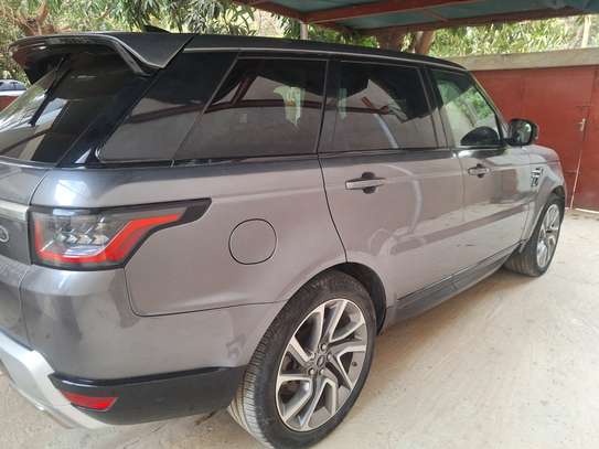 Range rover sport image 6