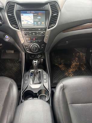 Hyundai Santafé venant 2018 full options 2.0L image 11