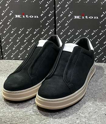 Kiton baskets basses noires semelle épaisse beige image 9