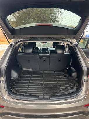 Je vend ma Hyundai santafe 2017 automatic essence image 8