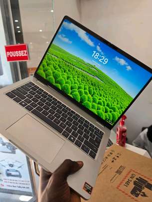 Dell Pro 14 image 4