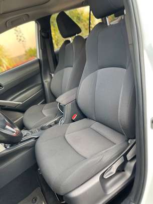 Toyota corolla cross image 7