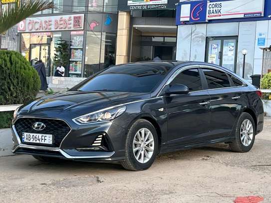 HYUNDAI image 2