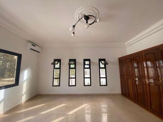 Magnifique villa à louer Almadies image 9