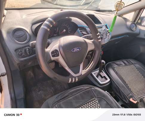 Ford Fiesta 2013 image 9