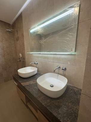 APPARTEMENT À LOUER F4 AUX ALMADIES RECASEMENT 1 image 5