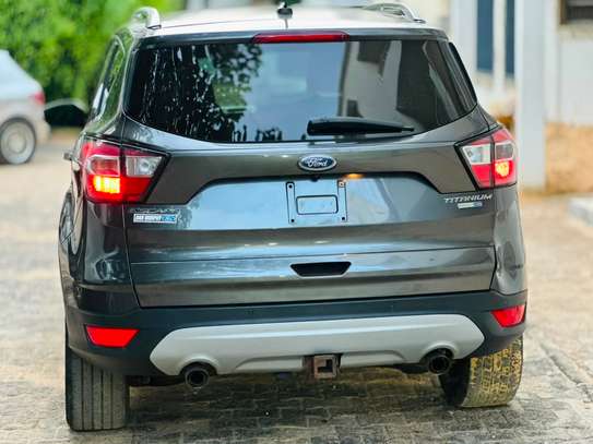Ford Escape Titanium année 2017 image 2