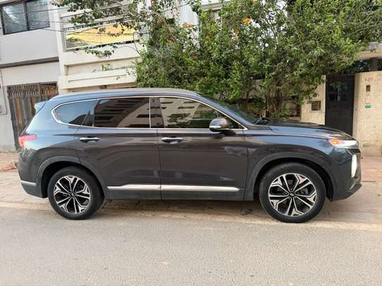 Hyundai Santefe image 12
