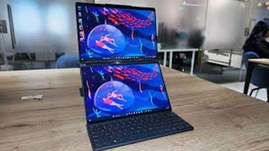 Lenovo yoga book 9i image 5
