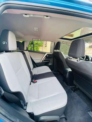 Toyota RAV 4 Adventure XLE image 9