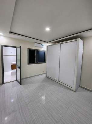 Appartement  standing f3 dont 3 pièces à keur Gorgui image 13