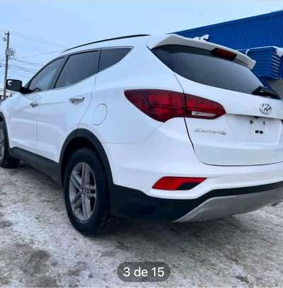 Hyundai Santa Fe SUV blanc essence spacieux image 6